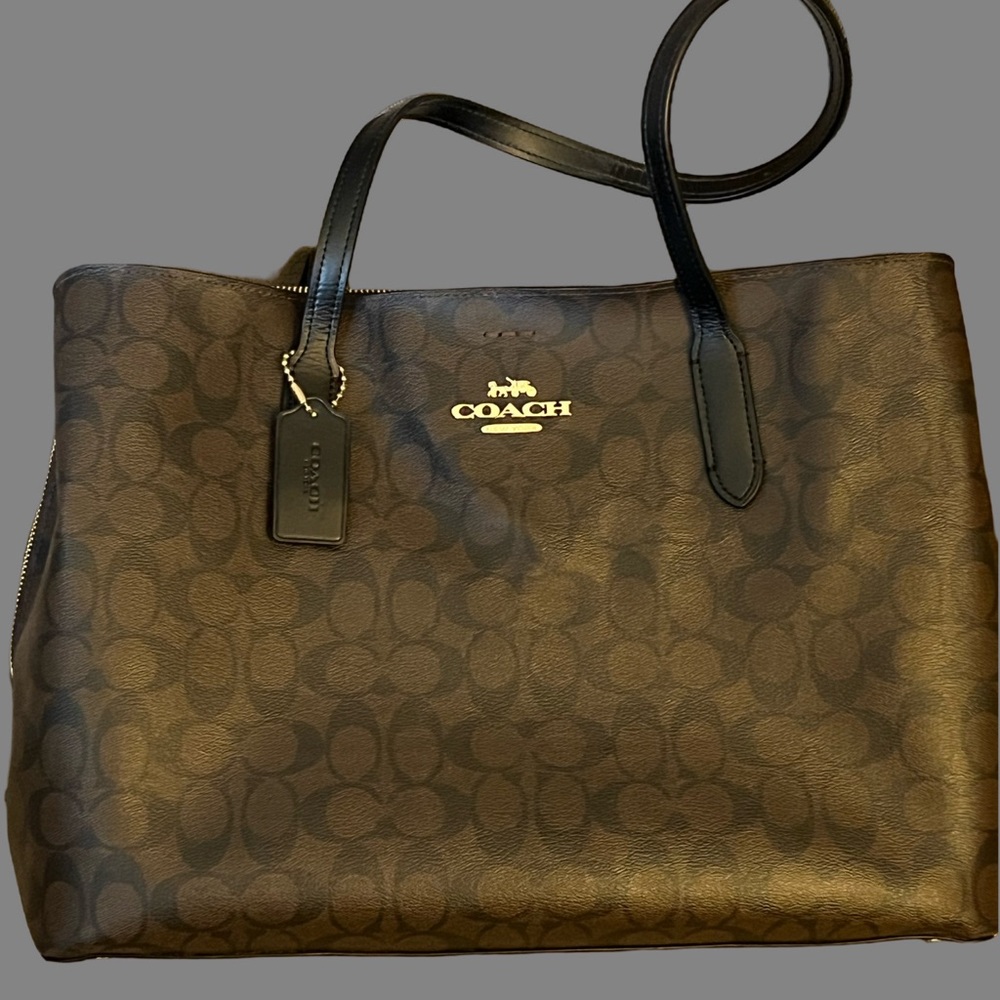 Coach Large Avenue Carryall in Signature canvas